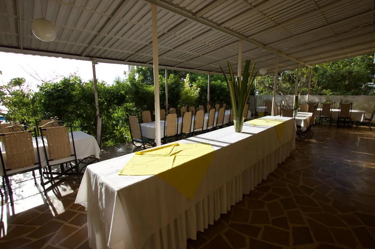 Le Xaragua Hotel Deluge 3*,